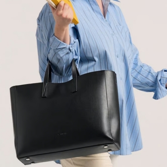 Calpak Haven Laptop Tote Bag in Black (Like new) - Picture 9 of 9